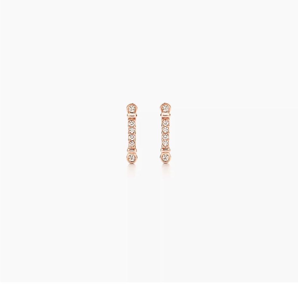 Tiffany Fleur de Lis
Key Bar Earrings